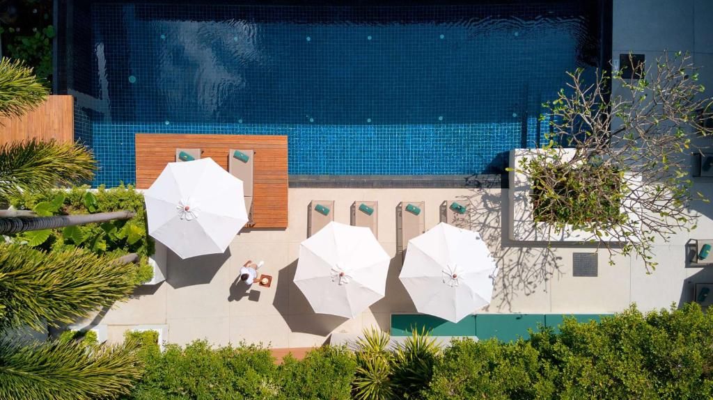 Outrigger Surin Beach Resort фото 44