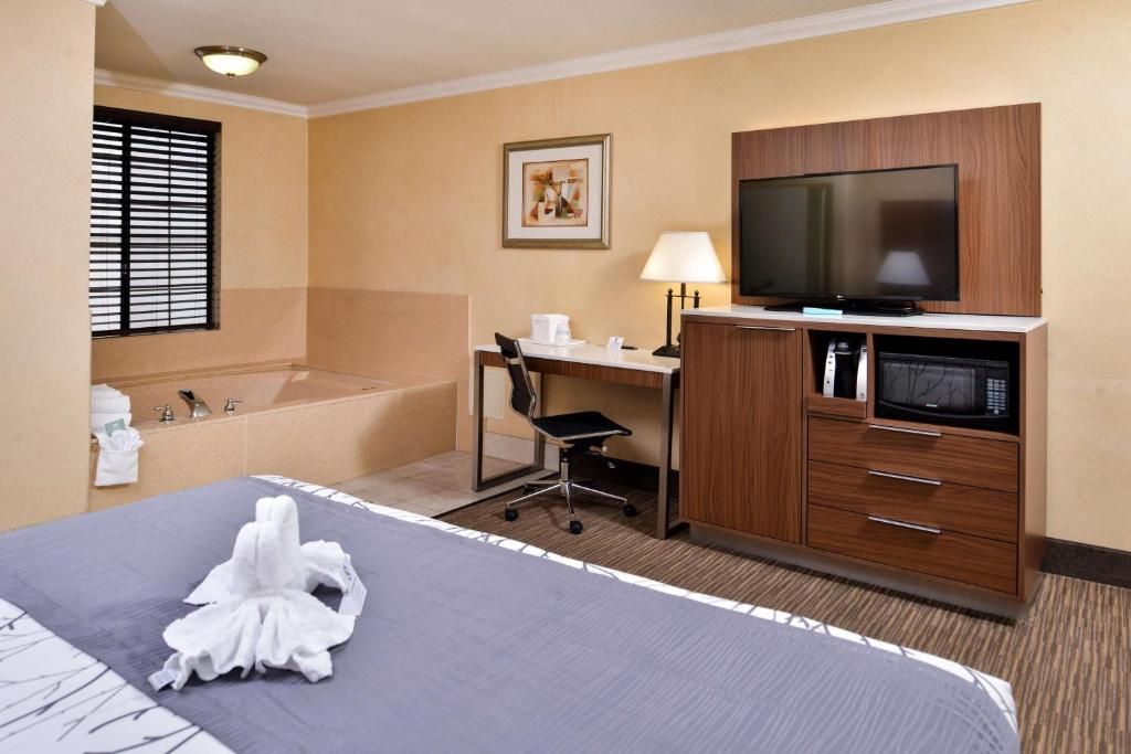 Best Western Hollywood Plaza Inn - Hollywood Walk of Fame Hotel - LA фото 45
