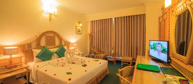 Фото отеля Silk Path Grand Hue Hotel & Spa