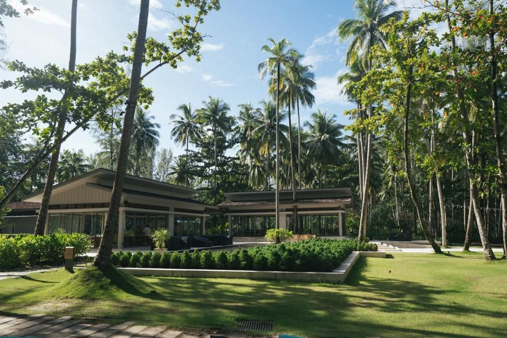 Avani+ Khao Lak Resort фото 113