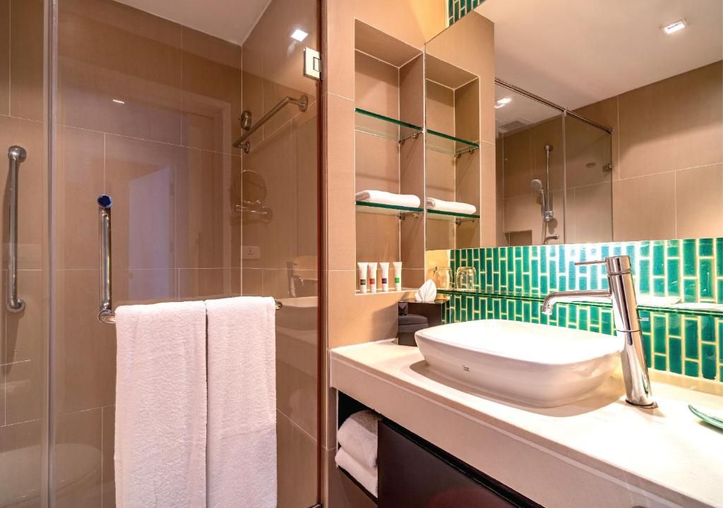 Radisson Resort & Suites Phuket фото 68