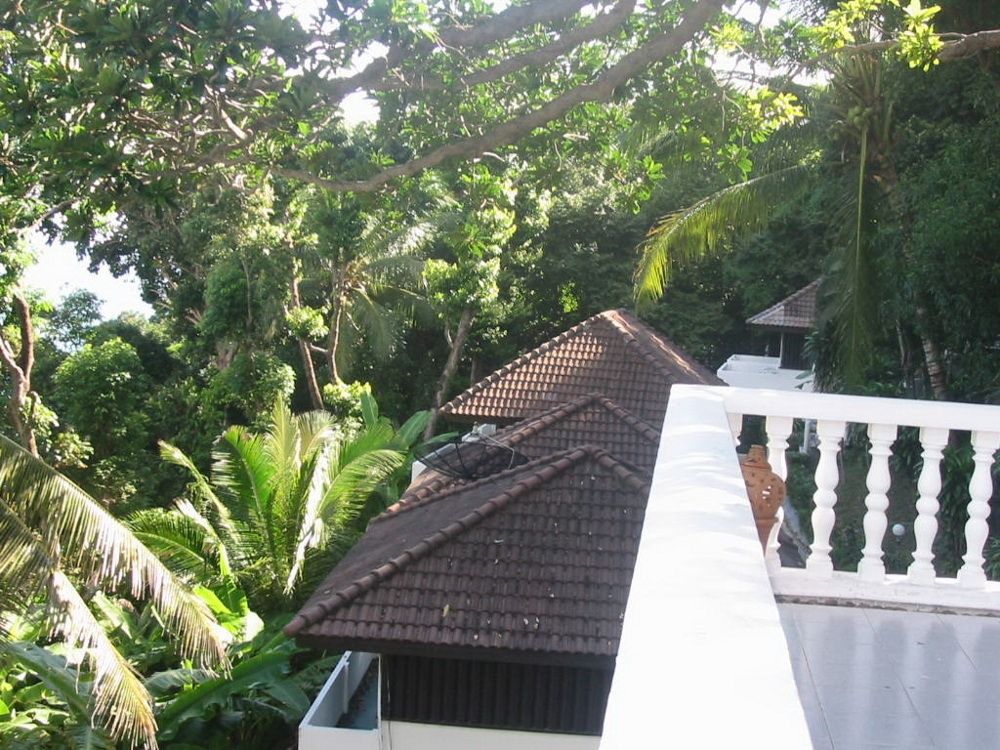 Karon Cliff Bungalows фото 37