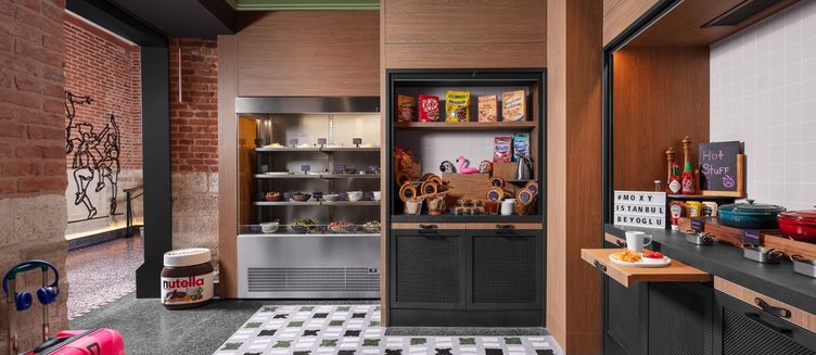 Фото отеля Moxy Istanbul Beyoglu