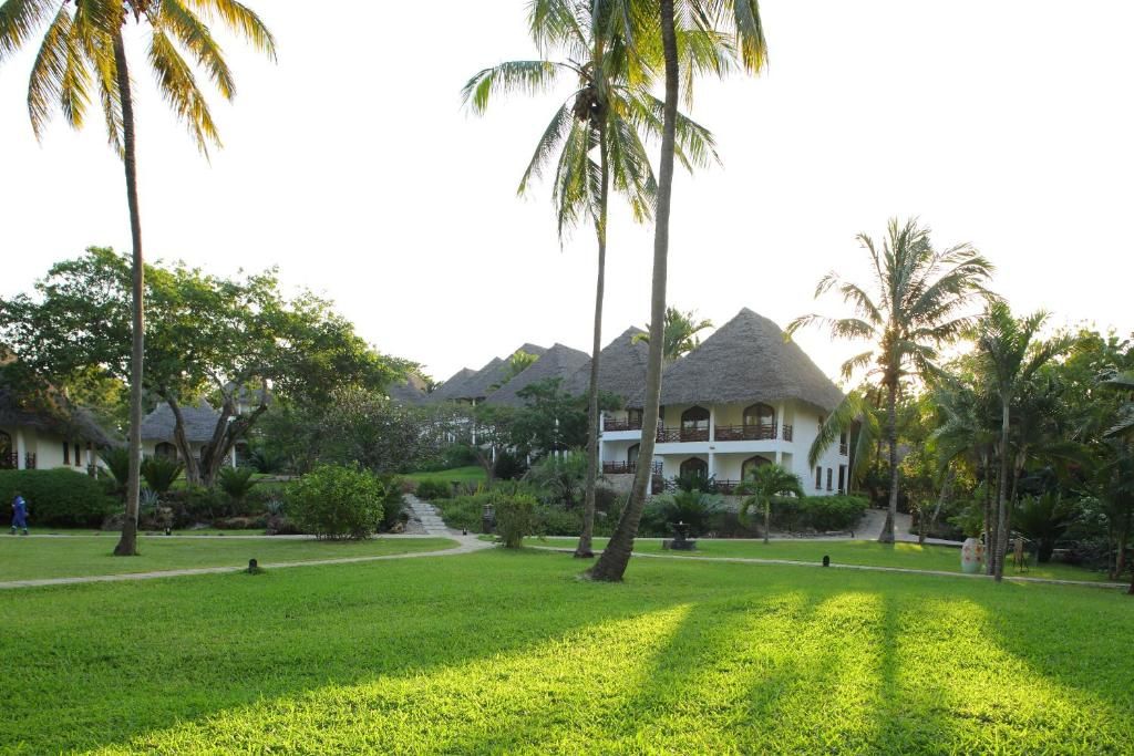 Bluebay Beach Resort & Spa фото 83