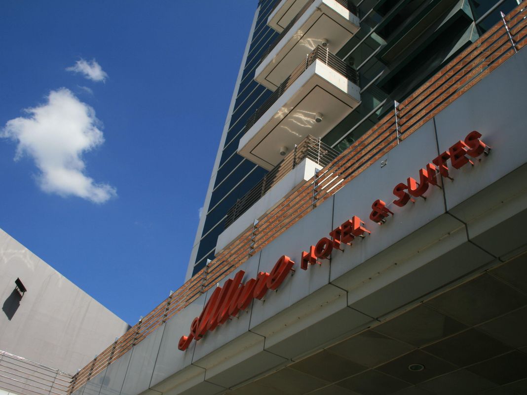 Allure Hotel & Suites фото 6