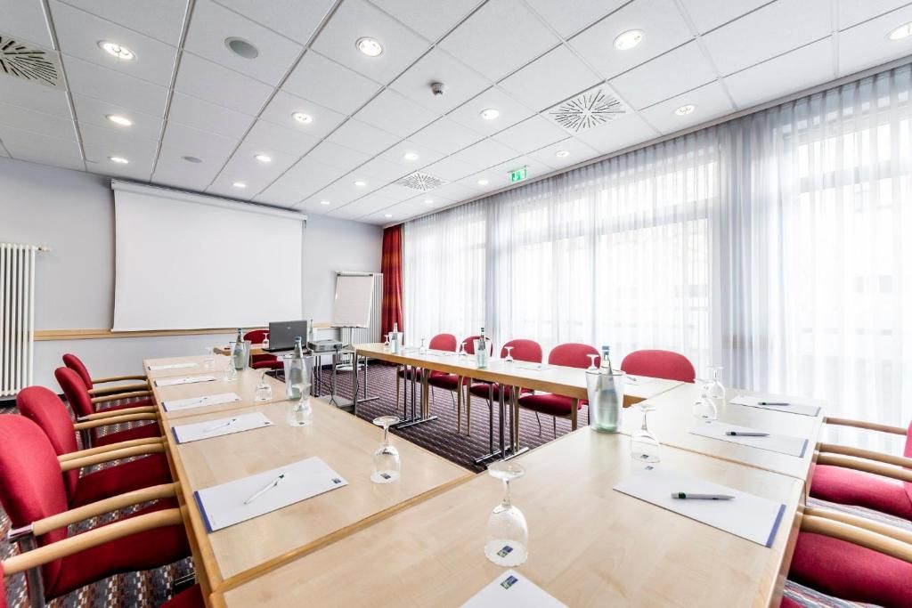 Holiday Inn Express Berlin City Centre, an IHG Hotel фото 28