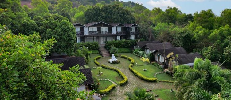 Фото отеля Stone Wood Resort Mandrem