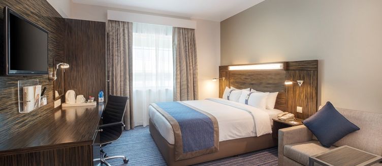 Фото отеля Holiday Inn Express Dubai Safa Park