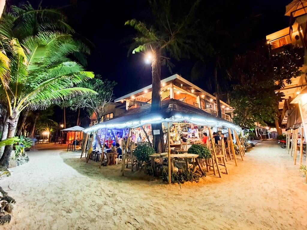 Гостиница «Cocoloco Boracay Beach Resort» фото 1