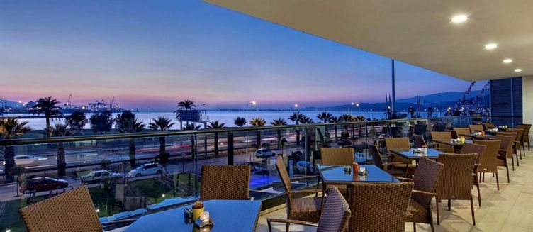 Фото отеля Hilton Garden Inn Izmir Bayrakli