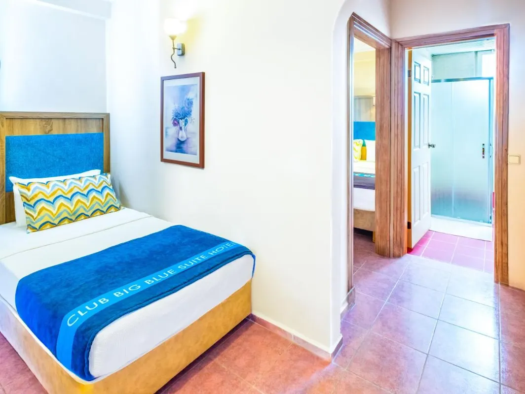 Club Big Blue Suit Hotel фото 2