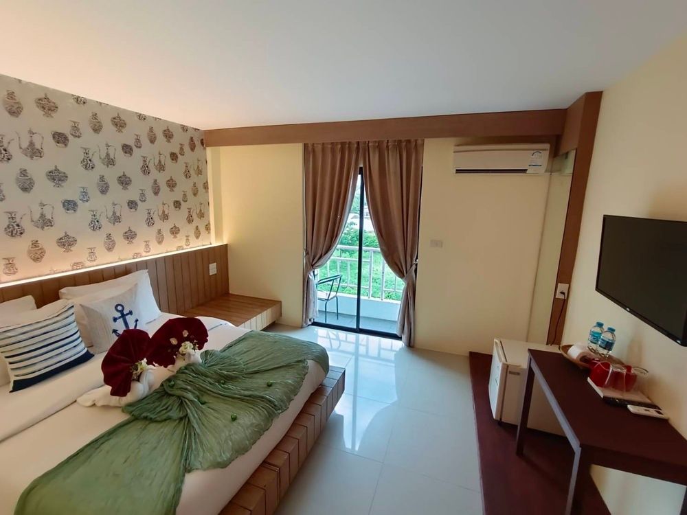 The Chilli Patong Beach Hotel фото 32