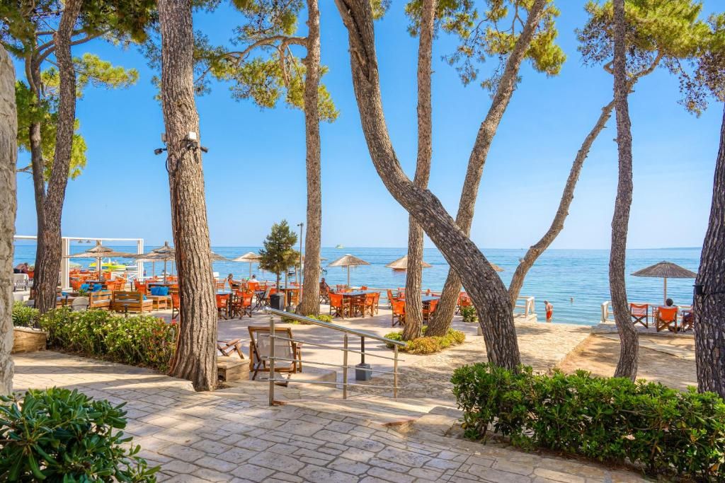 Castello Beach Hotel фото 31