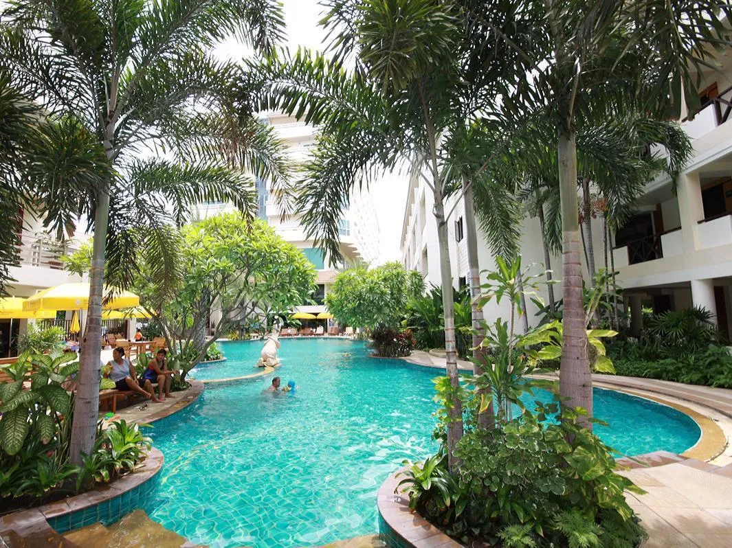 Sea Breeze Jomtien Resort фото 26