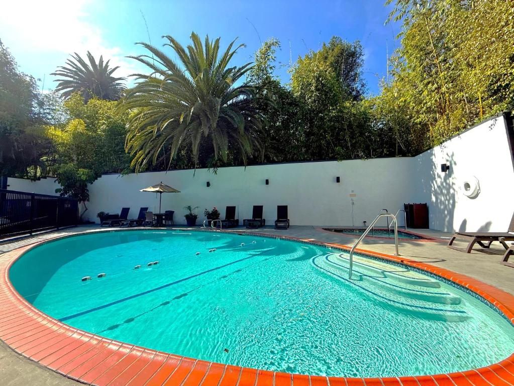 Best Western Hollywood Plaza Inn - Hollywood Walk of Fame Hotel - LA фото 55