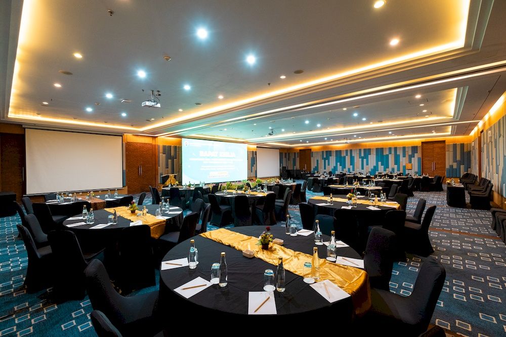 Vouk Hotel & Suites фото 81
