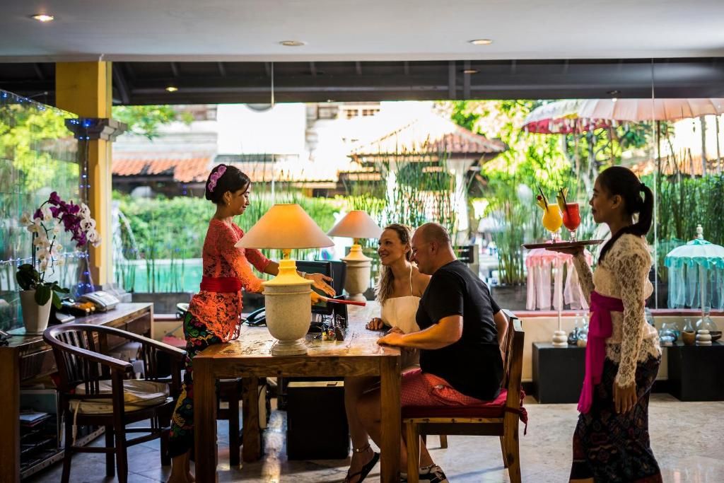 Royal Tunjung Hotel & Villa Legian фото 43