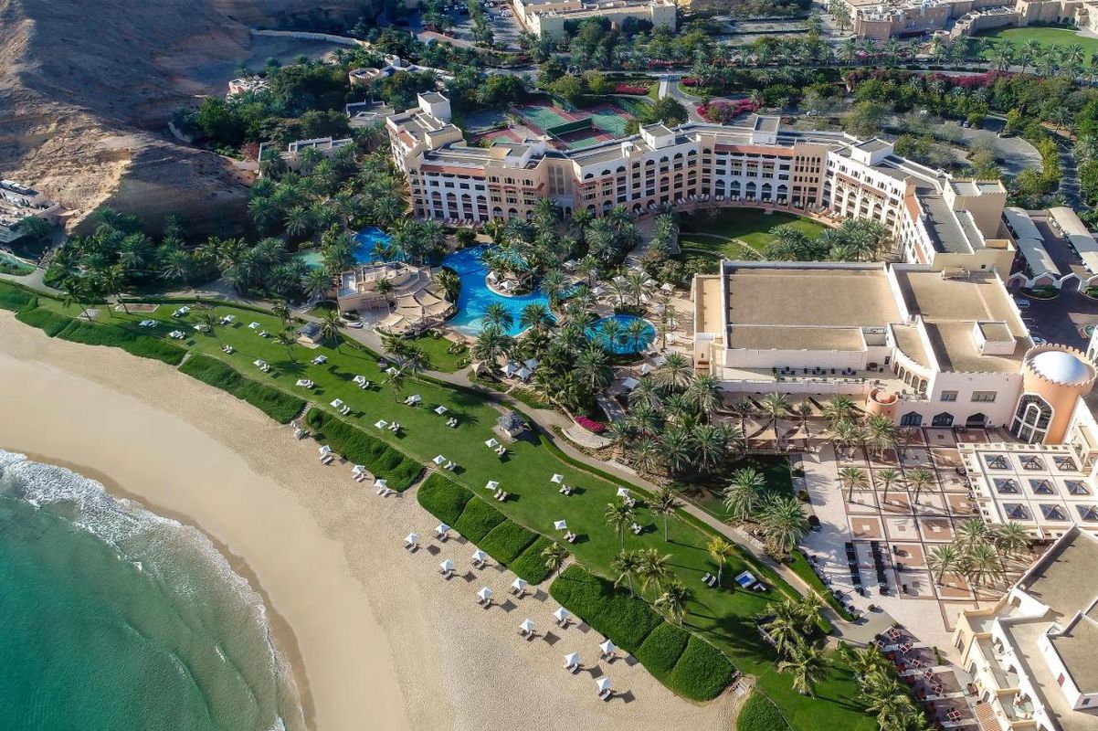 DoubleTree by Hilton Muscat Al Waha фото 2