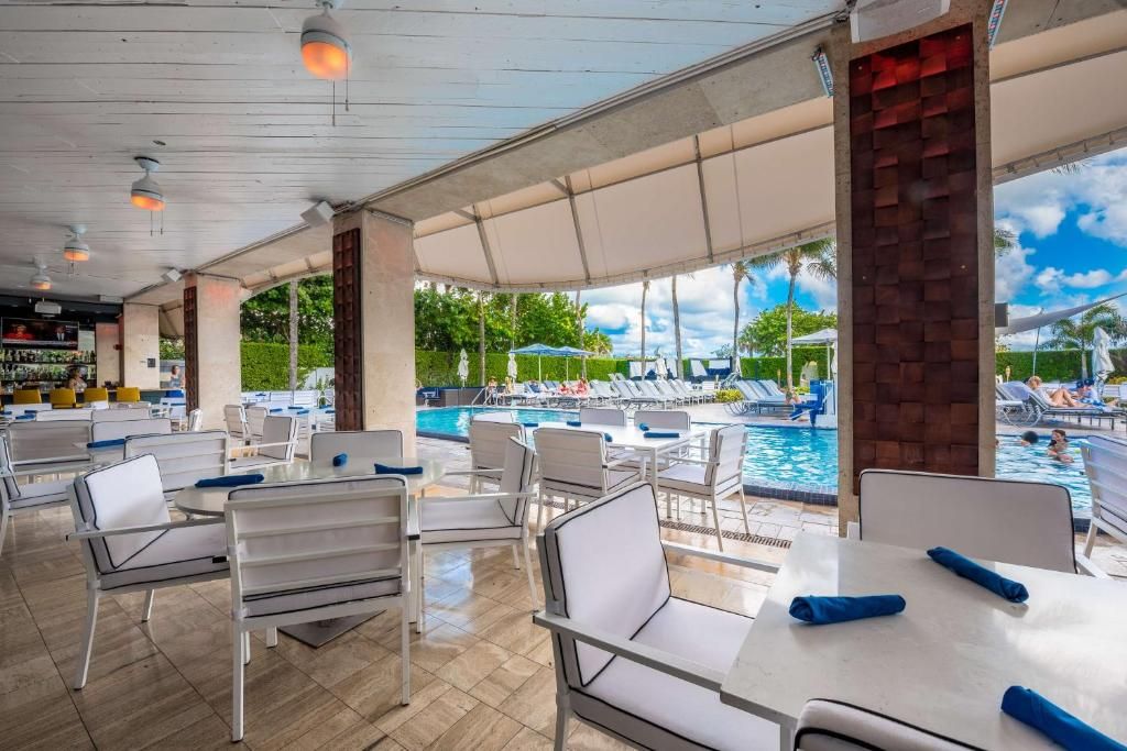Hilton Bentley Miami South Beach Hotel фото 51