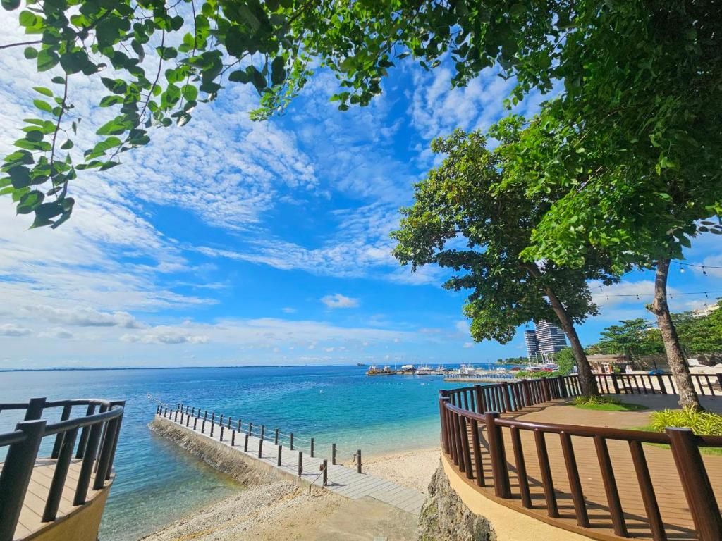 Savoy Hotel Mactan Newtown фото 20