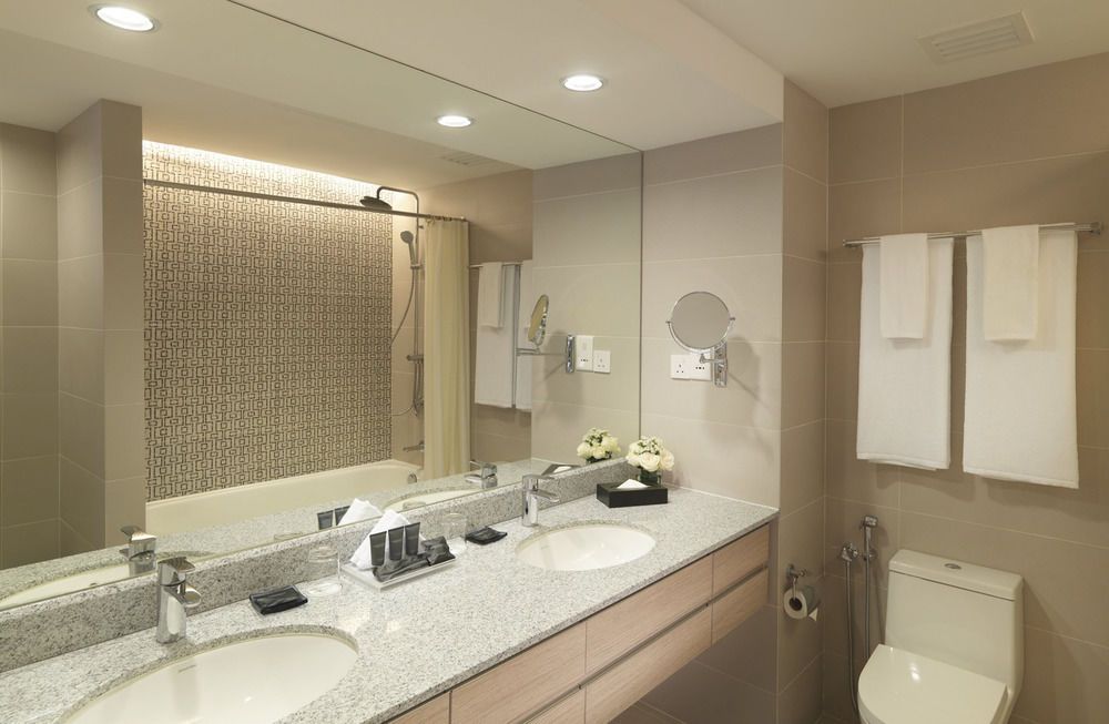 Ambassador Row Hotel Suites by Lanson Place фото 34