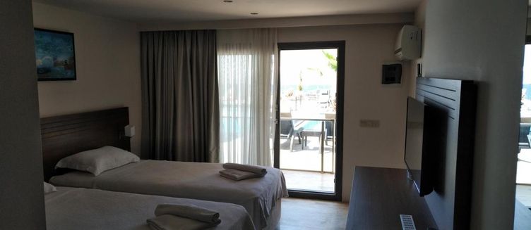 Фото отеля Neopol Deluxe Hotel