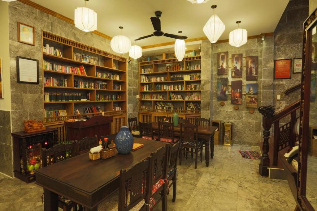 Vinh Hung Library фото 55