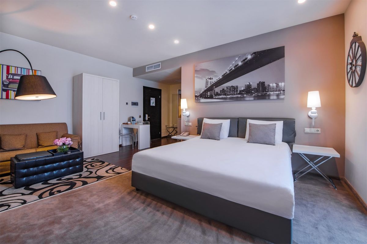 Opera Suite Hotel фото 4