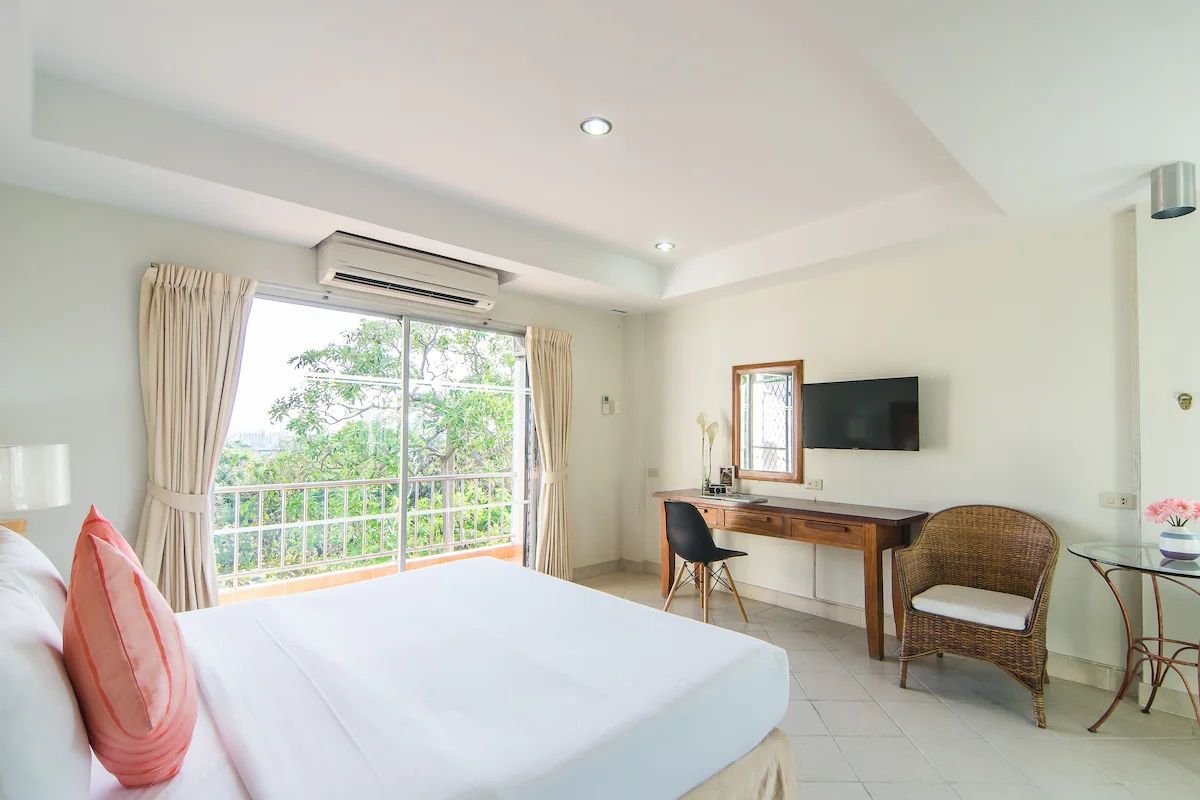 Bella Villa Pattaya 3rd Road фото 4