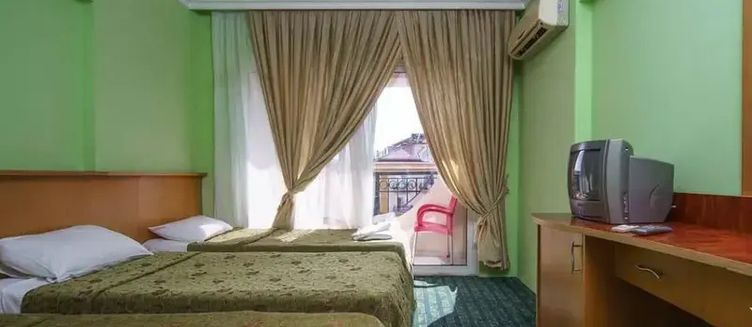 Фото отеля Larissa Inn