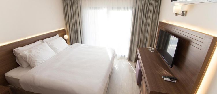 Фото отеля Neopol Deluxe Hotel