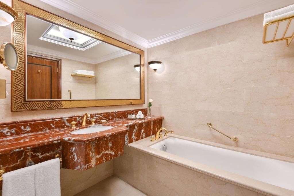 Sheraton Grand Doha Resort & Convention Hotel фото 57