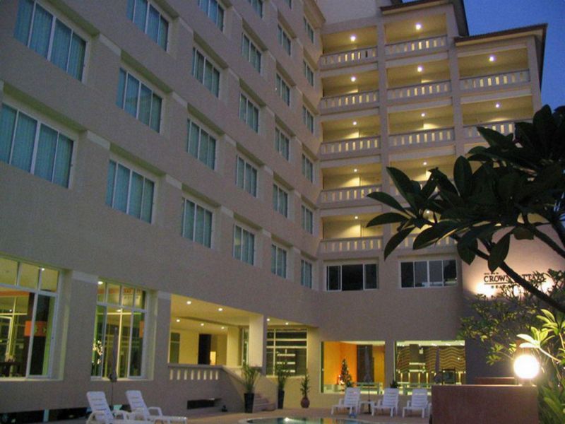 Crown Pattaya Beach Hotel фото 36