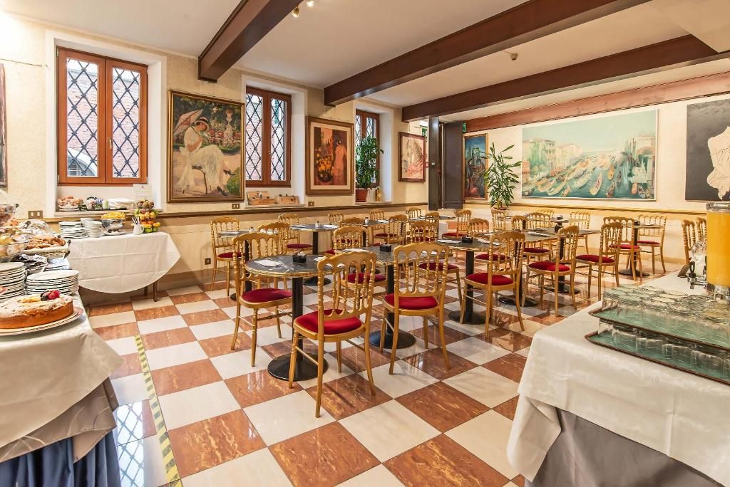 Hotel La Fenice et Des Artistes фото 30