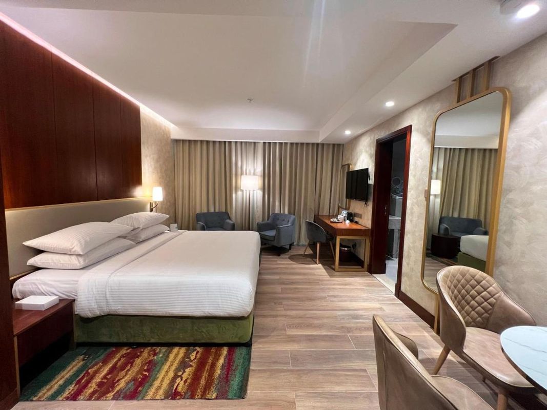 City Seasons Suites фото 2