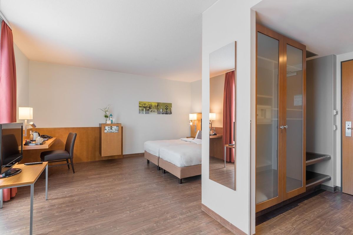 BEST WESTERN PREMIER IB Hotel Friedberger Warte фото 20