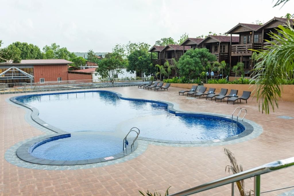 Axiom Retreat Resort фото 4