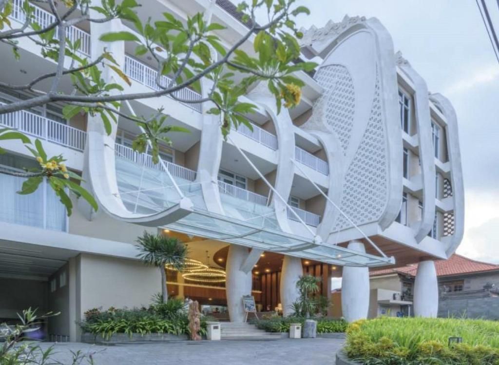Bedrock Hotel Kuta Bali фото 2