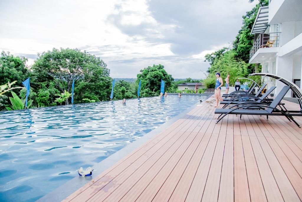 Ocean Suites Bohol Boutique Hotel фото 37