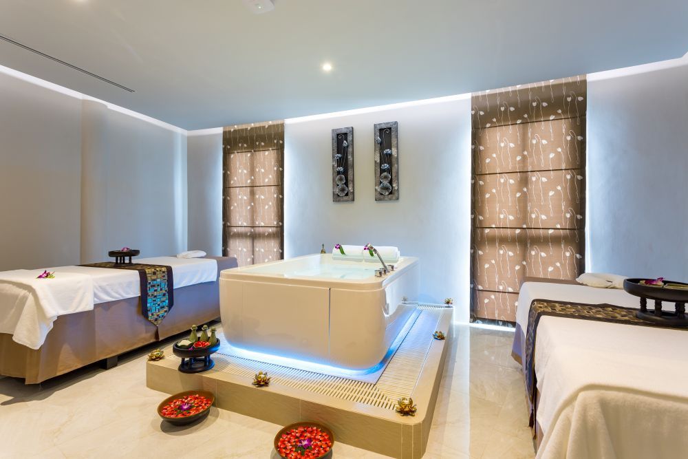 Crest Resort & Pool Villas фото 80