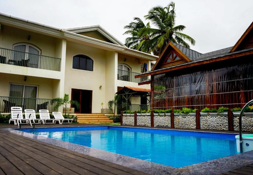 Foxoso Aaristo Baga Beach Resort фото 6