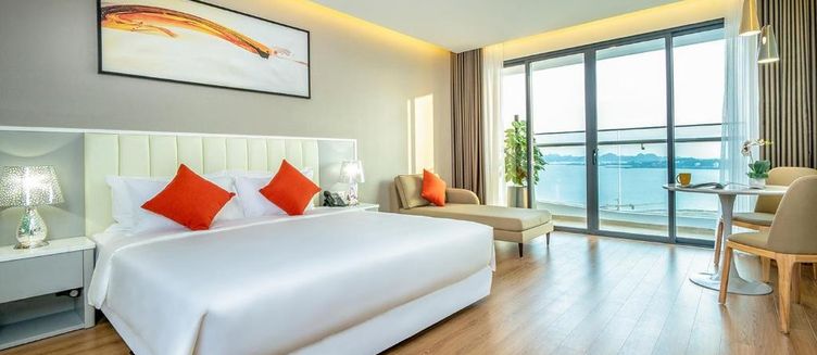 Фото отеля DeLaSea Ha Long Hotel