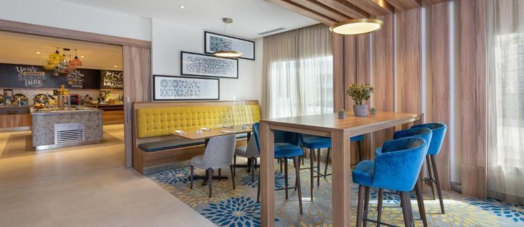 Фото отеля Hampton By Hilton Dubai Al Barsha