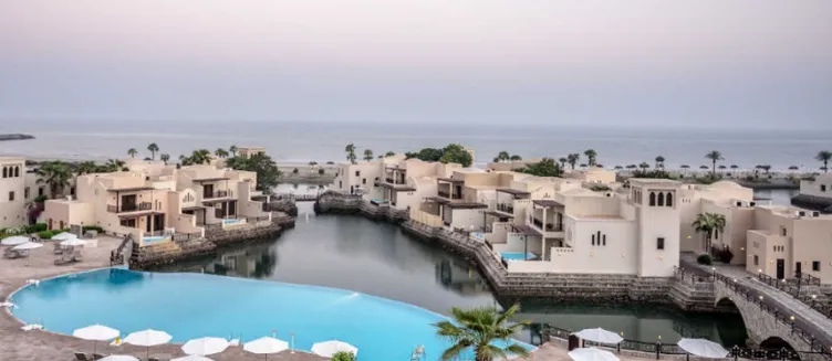 Фото отеля The Village at The Cove Rotana Resort