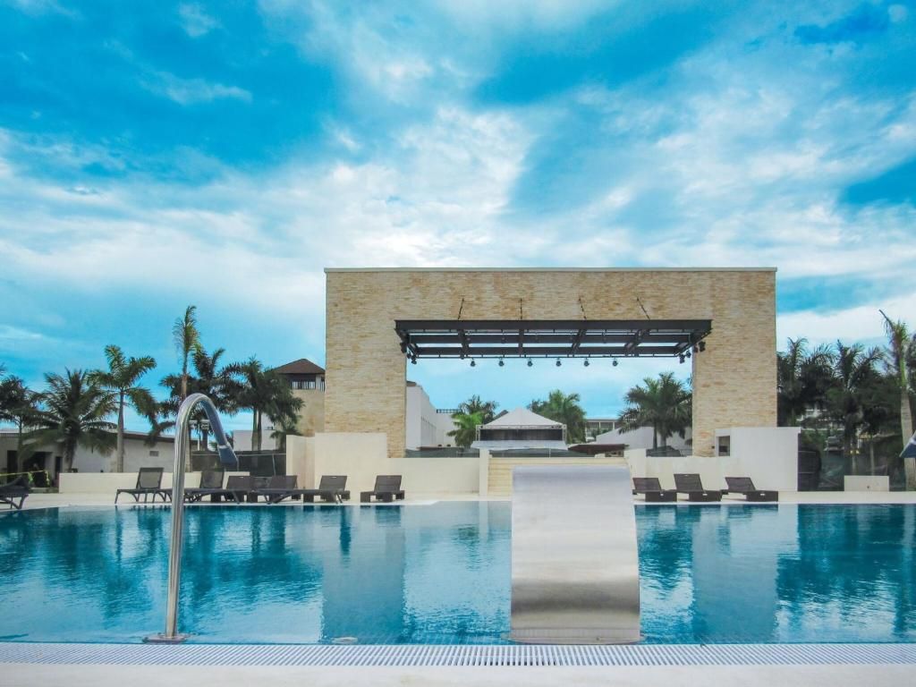 Royalton Blue Waters Montego Bay, An Autograph Collection All- Inclusive Resort фото 19