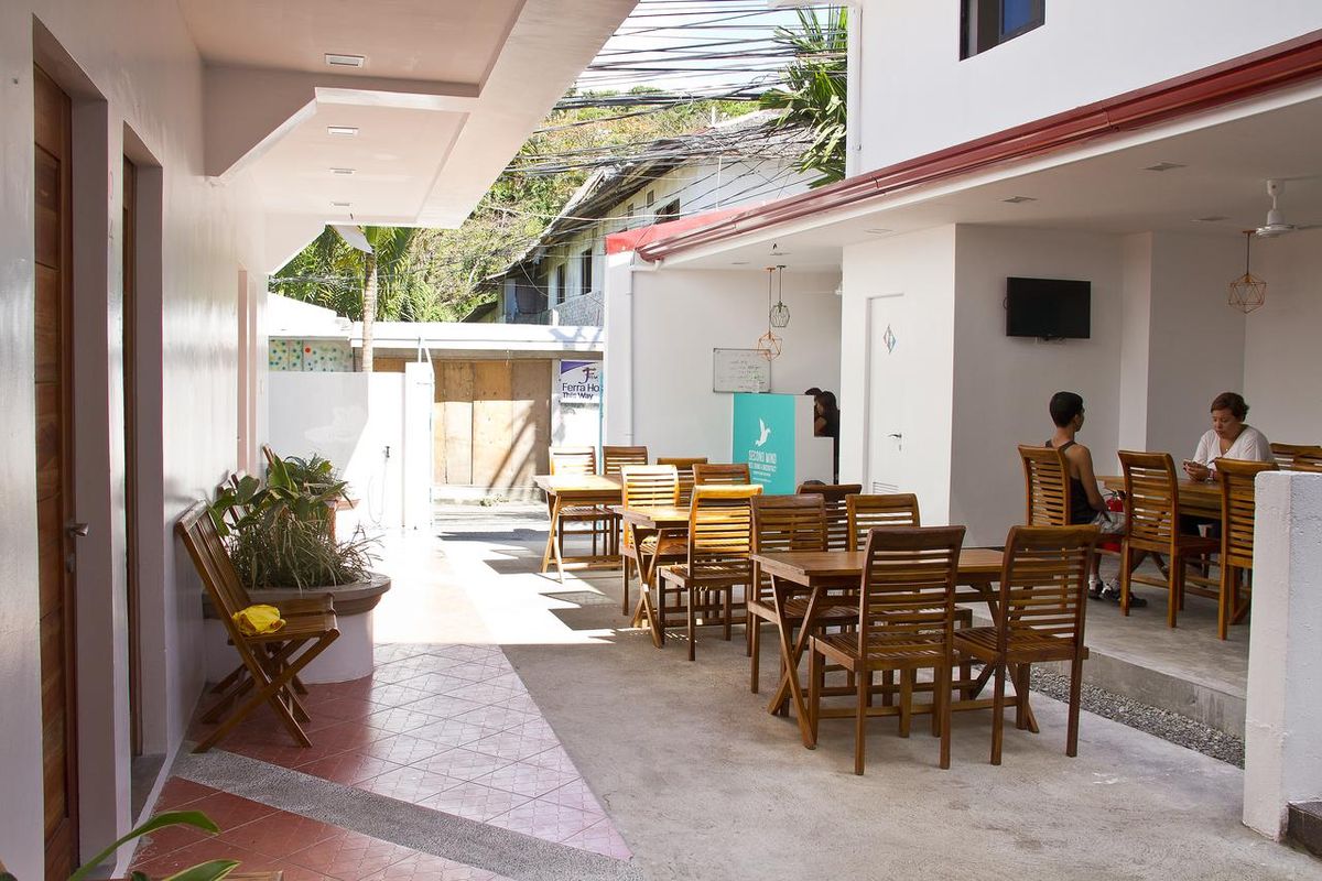 Second Wind Hostel by MNL фото 18