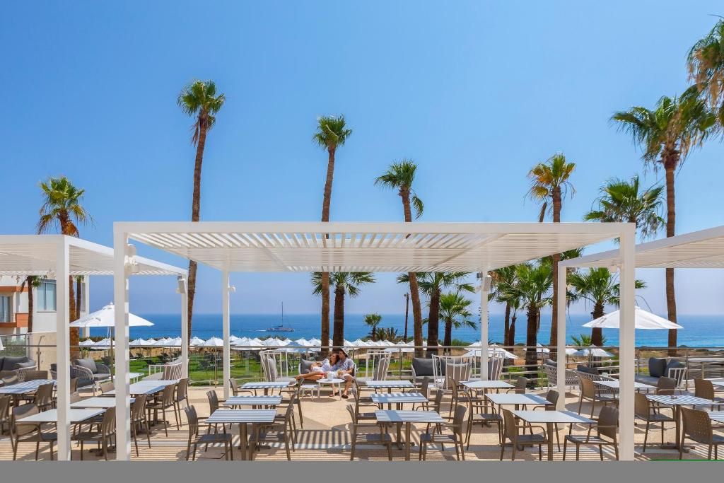 Leonardo Crystal Cove Hotel & Spa - by the sea (only adults 16+) фото 3