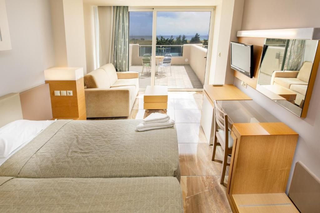 The Sovereign Beach Hotel фото 36