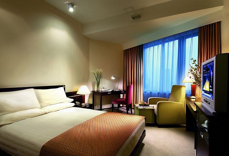 City Hotel фото 4