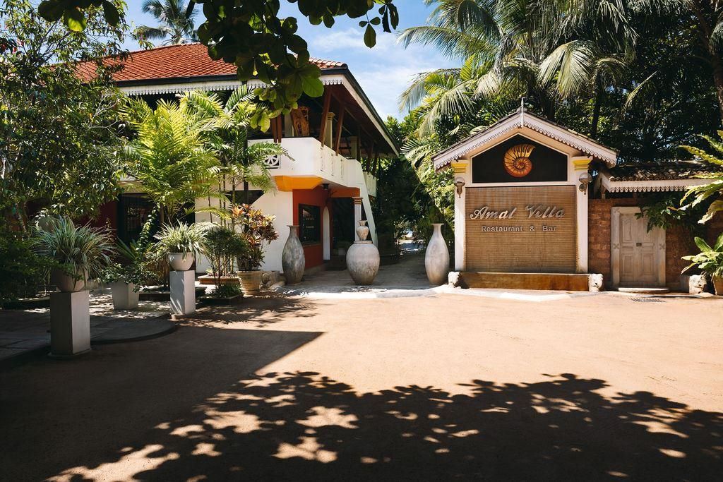 Amal Beach Hotel фото 0
